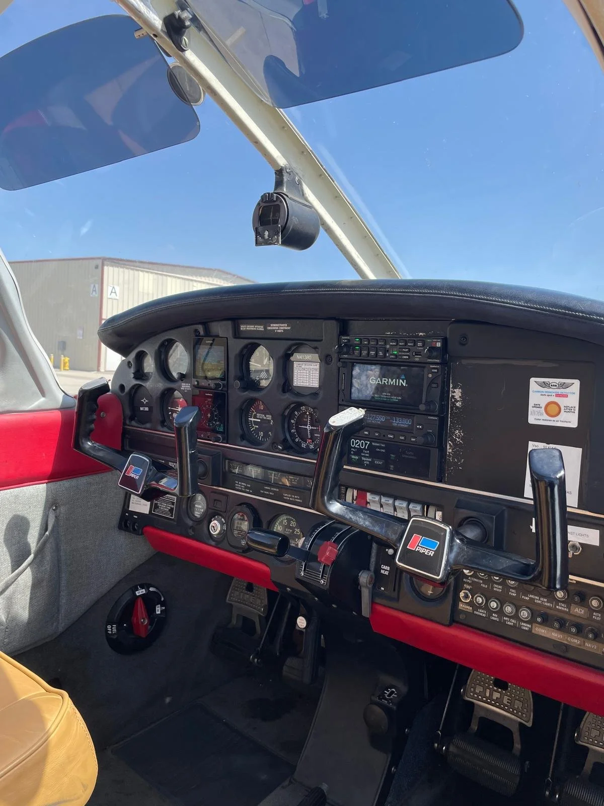 Cockpit view of ActivePILOT Piper Warrior N41380 with Garmin avionics